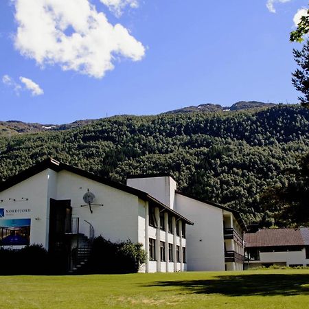 Nordfjord Hotell Nordfjordeid Buitenkant foto