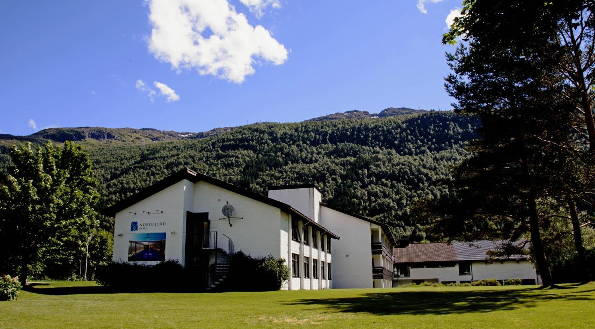 Nordfjord Hotell Nordfjordeid Buitenkant foto