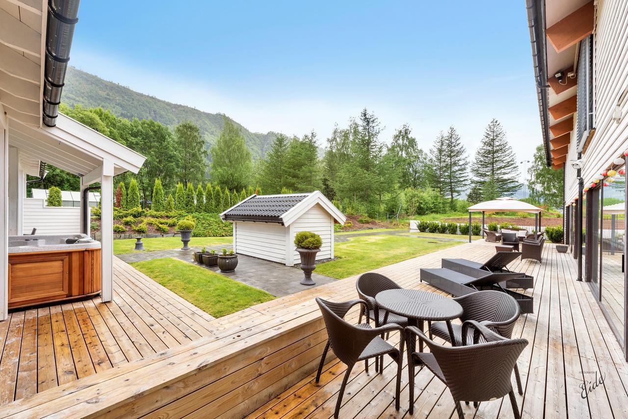 Nordfjord Hotell Nordfjordeid Buitenkant foto