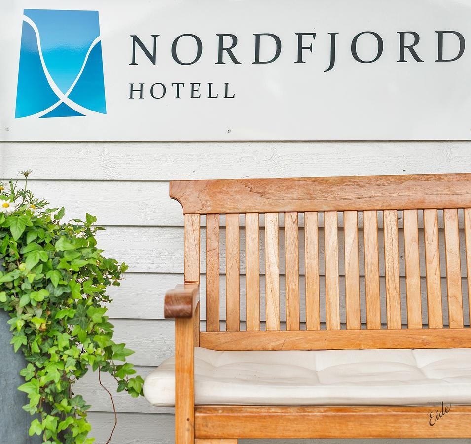 Nordfjord Hotell Nordfjordeid Buitenkant foto