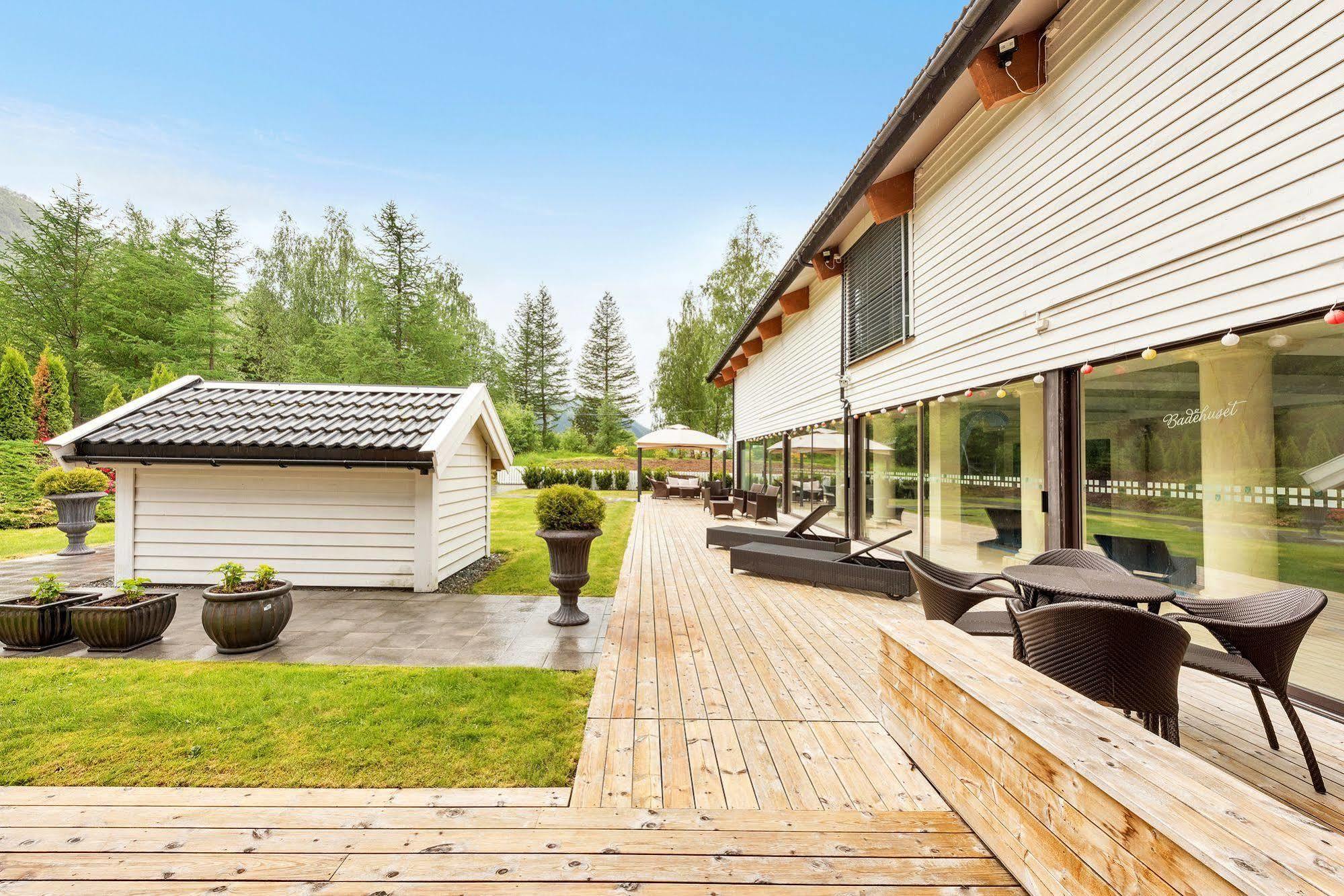 Nordfjord Hotell Nordfjordeid Buitenkant foto